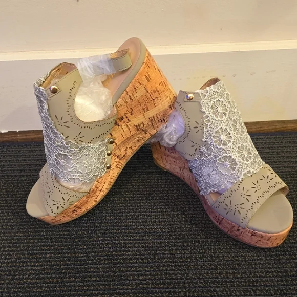 JUST FAB--Women's Gray Wedge Sandals - Picture 2 of 5